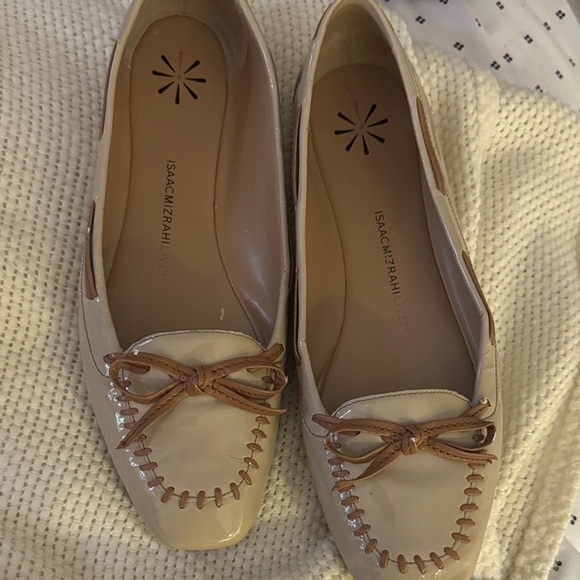 Isaac Mizrahi Shoes - Isaac Mizrahi Women's Beige Patent Loafers with Brown Detailing